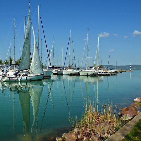 Lellei vízparti apartman homokos strandnál Balatonlelle Exterior foto